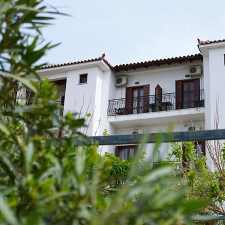 Hotel Defkalion Alli Meria Екстериор снимка