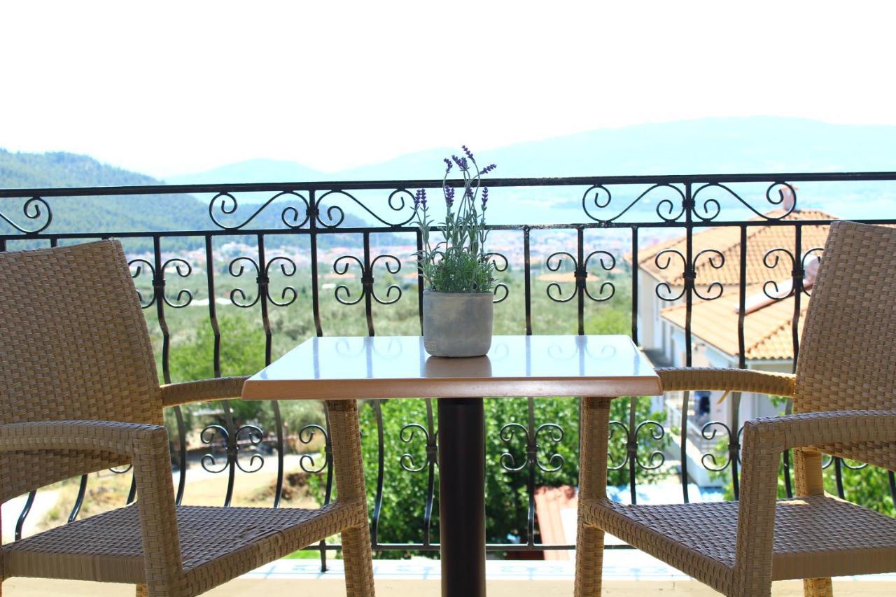 Hotel Defkalion Alli Meria Екстериор снимка