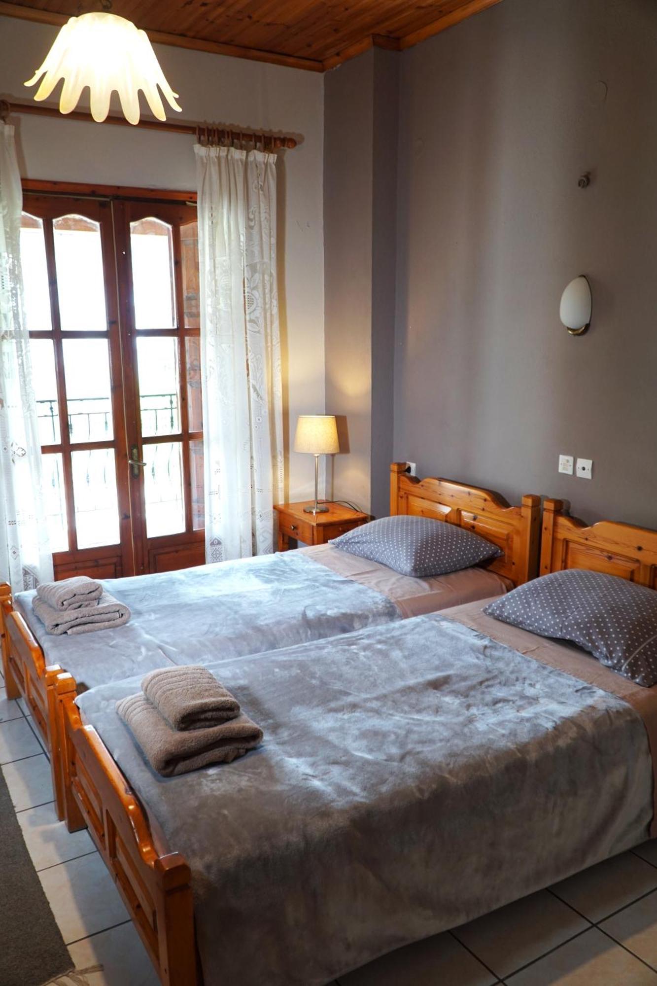 Hotel Defkalion Alli Meria Екстериор снимка